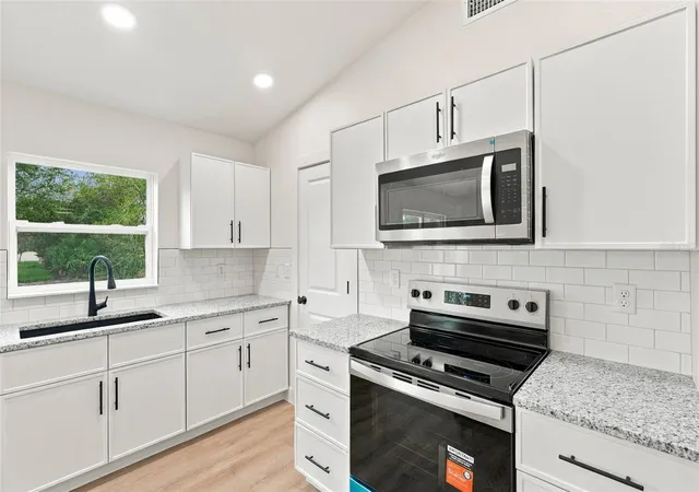 Photo 4 of Single family home for sale at 6902 SW Miami Ave, Arcadia, FL 34266 | MLS# C7531718 | Listing updated on 2026-10-24
