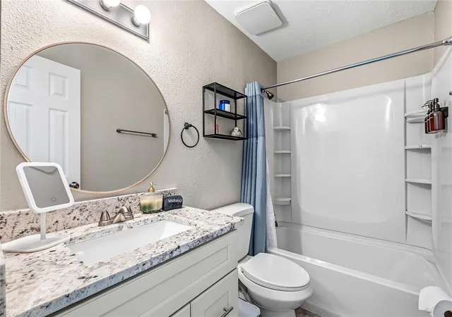 Listing Photo 4 - Condo for sale in building located at 2744 Hidden Lake Blvd, SARASOTA, FL 34237 - Unit #C