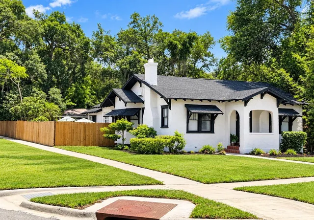 Photo 1 of Single family home for sale at 217 E Cypress St, Davenport, FL 33836 | MLS# S5159104 | Listing updated on 2026-10-08
