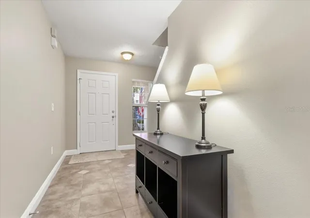 Photo 3 of Townhouse for sale at 2816 Cliffe Ct, Oviedo, FL 32765 | MLS# O6448208 | Listing updated on 2026-10-08