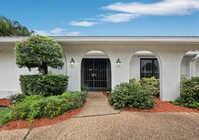 Photo 3 of Single family home for sale at 6945 Country Lakes Cir, Sarasota, FL 34243 | MLS# A4708876 | Listing updated on 2026-10-09