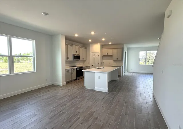 Photo 1 of Single family home for sale at 7252 Rolling Leaf Rd, Groveland, FL 34736 | MLS# O6448209 | Listing updated on 2026-10-08