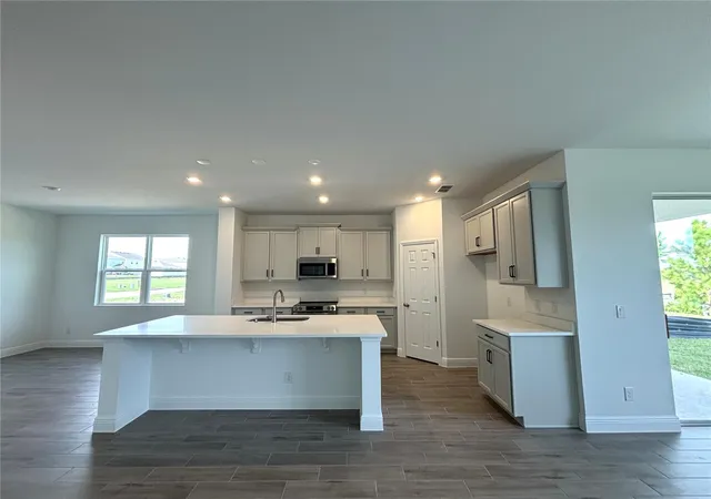Photo 2 of Single family home for sale at 7252 Rolling Leaf Rd, Groveland, FL 34736 | MLS# O6448209 | Listing updated on 2026-10-08