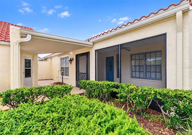 Photo 4 of House for sale at 978 Madrid Dr, Palm Harbor, FL 34684 | MLS# TB8556069 | Listing updated on 2026-10-22