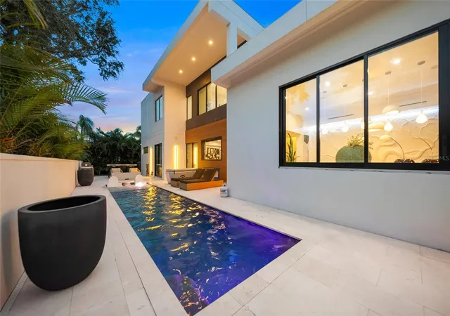 Photo 2 of Single family home for sale at 2149 Hyde Park St, Sarasota, FL 34239 | MLS# A4708880 | Listing updated on 2026-10-08