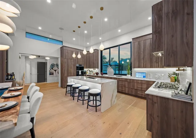 Photo 3 of Single family home for sale at 2149 Hyde Park St, Sarasota, FL 34239 | MLS# A4708880 | Listing updated on 2026-10-08