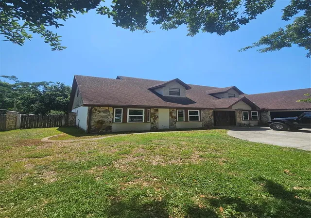Photo 2 of Single family home for sale at 22335 Southshore Dr, Land O Lakes, FL 34639 | MLS# TB8556081 | Listing updated on 2026-10-08