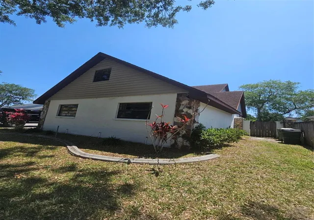 Photo 3 of Single family home for sale at 22335 Southshore Dr, Land O Lakes, FL 34639 | MLS# TB8556081 | Listing updated on 2026-10-08