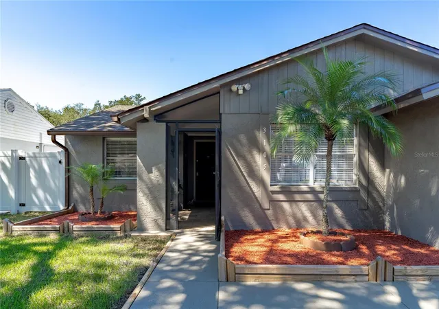 Photo 2 of Single family home for sale at 3105 Sandspur Dr, Tampa, FL 33618 | MLS# TB8556083 | Listing updated on 2026-10-27