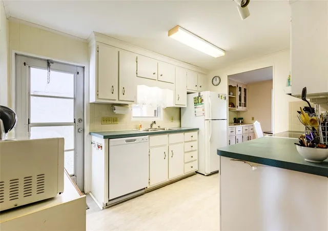 Photo 4 of Manufactured home for sale at 2100 Kings Hwy #617, Port Charlotte, FL 33980 | MLS# C7531720 | Listing updated on 2026-10-30