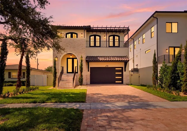Photo 2 of Single family home for sale at 502 E Davis Blvd, Tampa, FL 33606 | MLS# TB8556090 | Listing updated on 2026-10-08