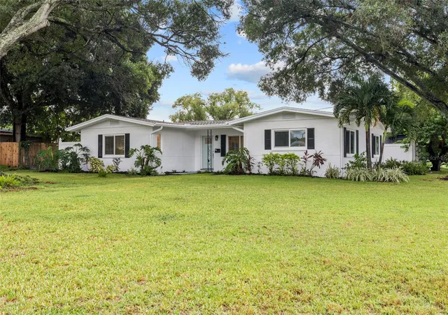 Photo 3 of Single family home for sale at 5618 31st Avenue N, Saint Petersburg, FL 33710 | MLS# TB8556093 | Listing updated on 2026-10-10