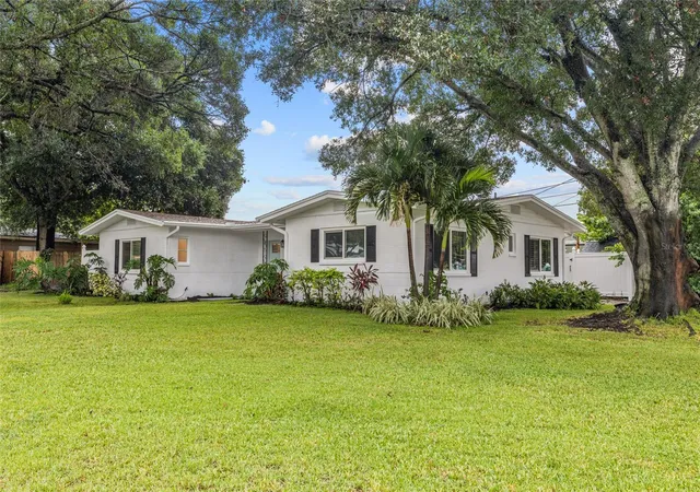 Photo 4 of Single family home for sale at 5618 31st Avenue N, Saint Petersburg, FL 33710 | MLS# TB8556093 | Listing updated on 2026-10-10