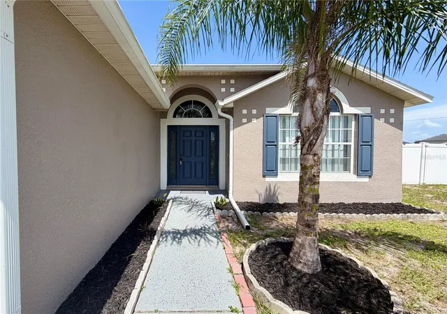 Photo 2 of Single family home for sale at 100 Cimarron Ln, Kissimmee, FL 34759 | MLS# O6448242 | Listing updated on 2026-10-09