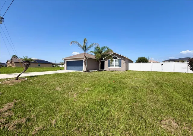 Photo 3 of Single family home for sale at 100 Cimarron Ln, Kissimmee, FL 34759 | MLS# O6448242 | Listing updated on 2026-10-09