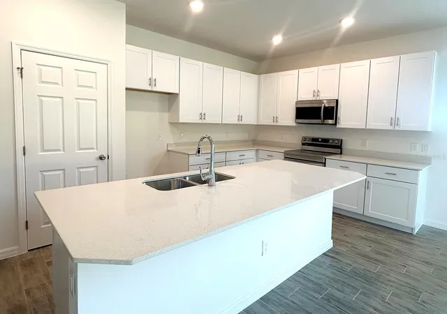 Photo 2 of Single family home for sale at 2569 Raghav Trl, Tavares, FL 32778 | MLS# O6448245 | Listing updated on 2026-10-21