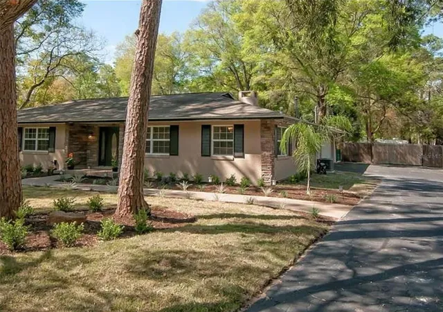 Photo 3 of Single family home for sale at 126 Se 41st Avenue, Ocala, FL 34471 | MLS# OM733674 | Listing updated on 2026-10-08