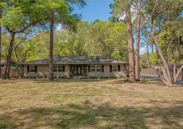 Photo 4 of Single family home for sale at 126 SE 41st Avenue, Ocala, FL 34471 | MLS# OM733674 | Listing updated on 2026-10-09