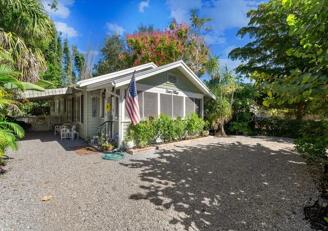 Photo 1 of Single family home for sale at 1777 Alta Vista St, Sarasota, FL 34236 | MLS# A4708888 | Listing updated on 2026-10-23