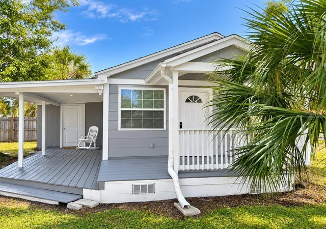 Photo 2 of Single family home for sale at 3532 38th Avenue, St Petersburg, FL 33713 | MLS# TB8556107 | Listing updated on 2026-10-08