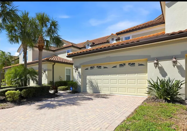 Townhouse for sale at 8142 Miramar Way, LAKEWOOD RANCH, FL 34202 | MLS# A4708889