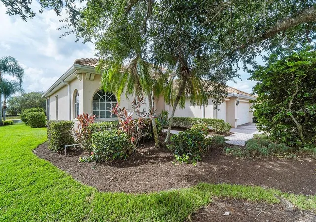 Photo 2 of Single family home for sale at 522 River Crane St, Bradenton, FL 34212 | MLS# V4951702 | Listing updated on 2026-10-08
