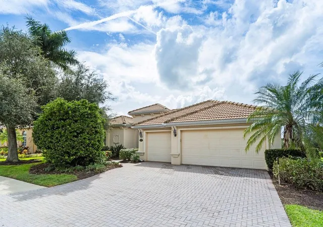 Photo 3 of Single family home for sale at 522 River Crane St, Bradenton, FL 34212 | MLS# V4951702 | Listing updated on 2026-10-08