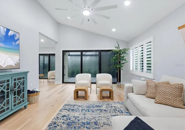Photo 4 of Condo for sale at 2141 Harbourside Dr #1203, Longboat Key, FL 34228 | MLS# A4708890 | Listing updated on 2026-10-10