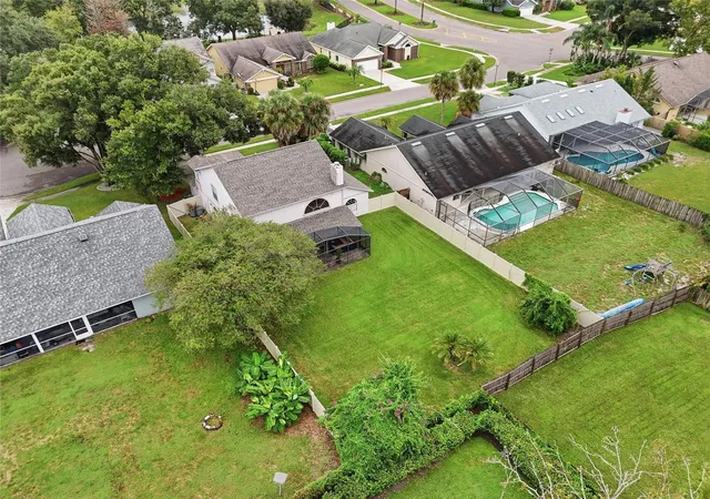 Photo 2 of Single family home for sale at 2618 Clementon Park Ct, Orlando, FL 32835 | MLS# O6448270 | Listing updated on 2026-10-08