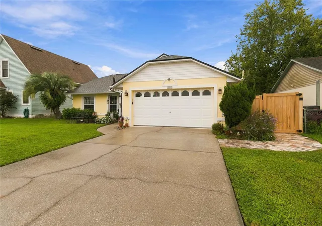 Photo 1 of Single family home for sale at 405 Columbia Ave, Saint Cloud, FL 34769 | MLS# S5159117 | Listing updated on 2026-10-09