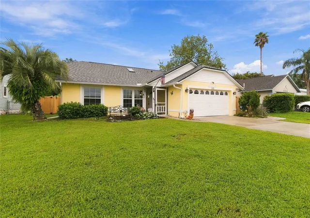 Photo 2 of Single family home for sale at 405 Columbia Ave, Saint Cloud, FL 34769 | MLS# S5159117 | Listing updated on 2026-10-09