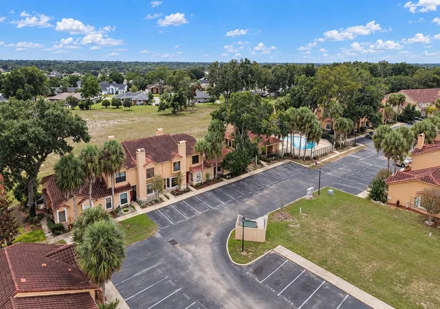 Listing Photo 4 - Condo for sale in building located at 1156 N Fairway Dr, Apopka, FL 32712 - Unit #1156