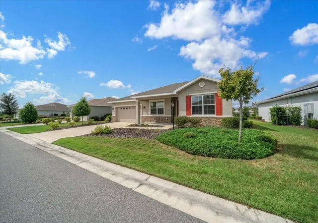 Photo 3 of Single family home for sale at 9070 SW 106th Avenue, Ocala, FL 34481 | MLS# OM733682 | Listing updated on 2026-10-10