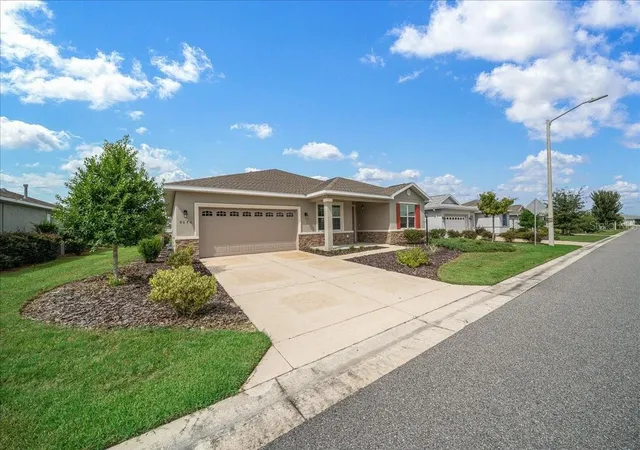 Photo 4 of Single family home for sale at 9070 SW 106th Avenue, Ocala, FL 34481 | MLS# OM733682 | Listing updated on 2026-10-10