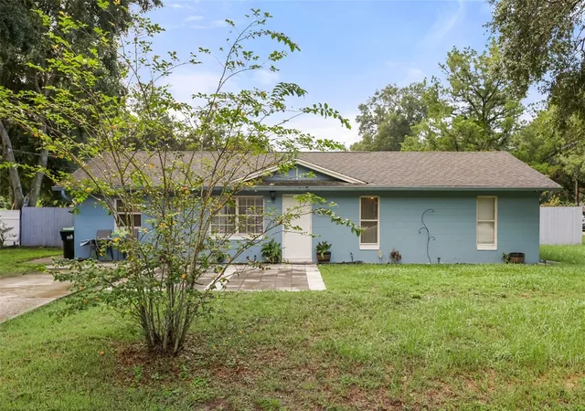 Photo 3 of Single family home for sale at 7008 Holly St, Mount Dora, FL 32757 | MLS# O6448303 | Listing updated on 2026-10-08