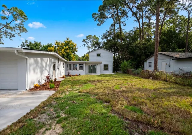 Photo 3 of Single family home for sale at 341 E Citrus St, Altamonte Springs, FL 32701 | MLS# O6448304 | Listing updated on 2026-10-08