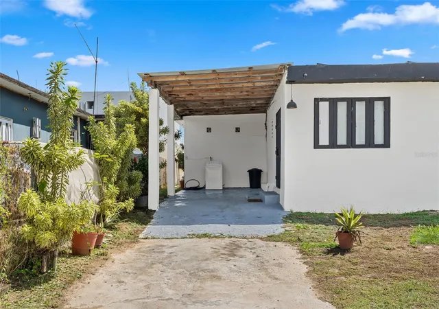 Photo 3 of Single family home for sale at 18 P 3 Urb Ext Jardines De Palmarejo, Canovanas, PR 00729 | MLS# PR9124828 | Listing updated on 2026-10-08