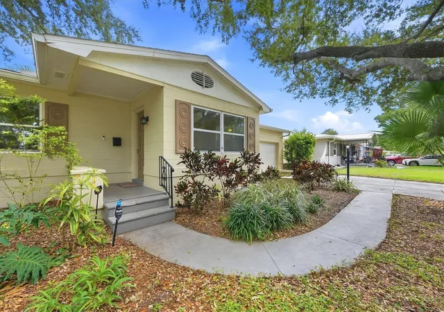 Photo 3 of Single family home for sale at 4567 25th Avenue N, Saint Petersburg, FL 33713 | MLS# TB8556139 | Listing updated on 2026-10-16