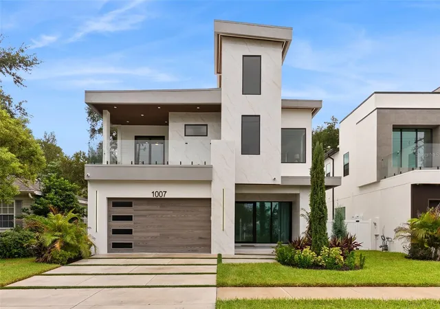 Photo 1 of Single family home for sale at 1007 W Braddock St, Tampa, FL 33603 | MLS# TB8556144 | Listing updated on 2026-10-09
