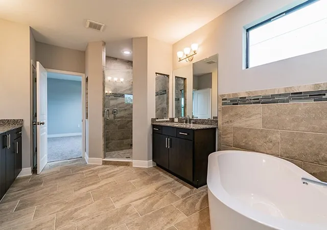 Photo 3 of Single family home for sale at 502 N Beverly Ave, Tampa, FL 33609 | MLS# TB8556149 | Listing updated on 2026-10-23