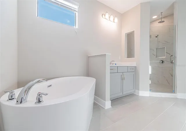 Photo 4 of Single family home for sale at 502 N Beverly Ave, Tampa, FL 33609 | MLS# TB8556149 | Listing updated on 2026-10-23