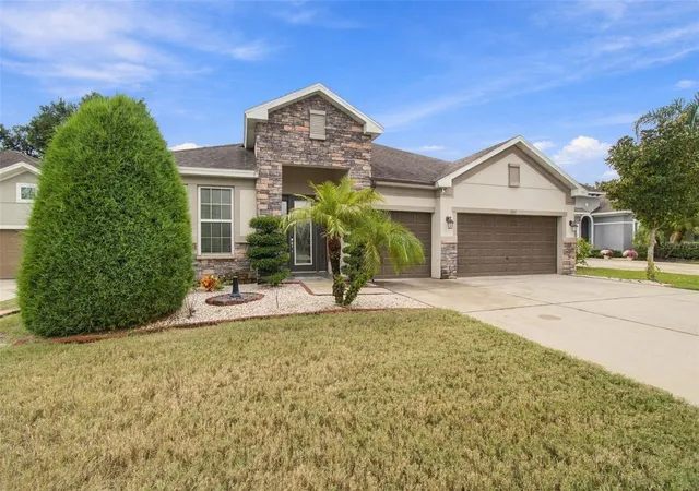 Single family home for sale at 1015 Tracey Ann Loop, SEFFNER, FL 33584 | MLS# TB8556150