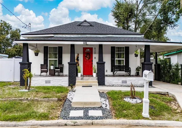 Single family home for sale at 828 N Scott Ave, LAKELAND, FL 33815 | MLS# O6448319