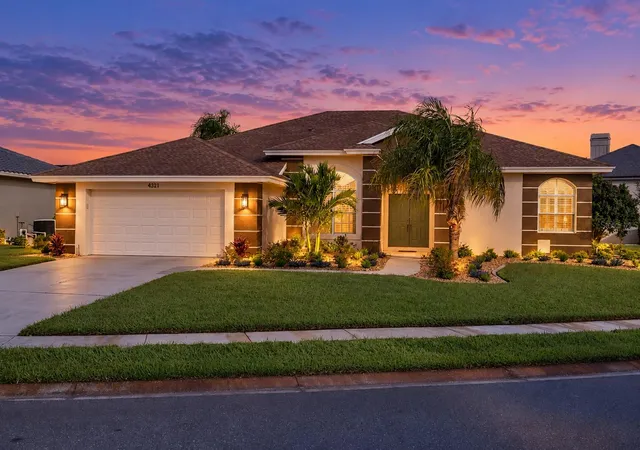 Photo 1 of Single family home for sale at 4321 Presidential Ave Cir E, Bradenton, FL 34203 | MLS# A4708907 | Listing updated on 2026-10-08