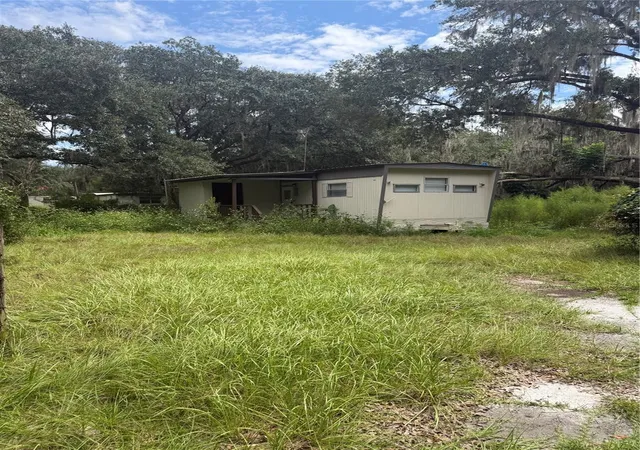 Photo 1 of Manufactured home for sale at 204 Johntry Rd, Hawthorne, FL 32640 | MLS# V4951706 | Listing updated on 2026-10-11