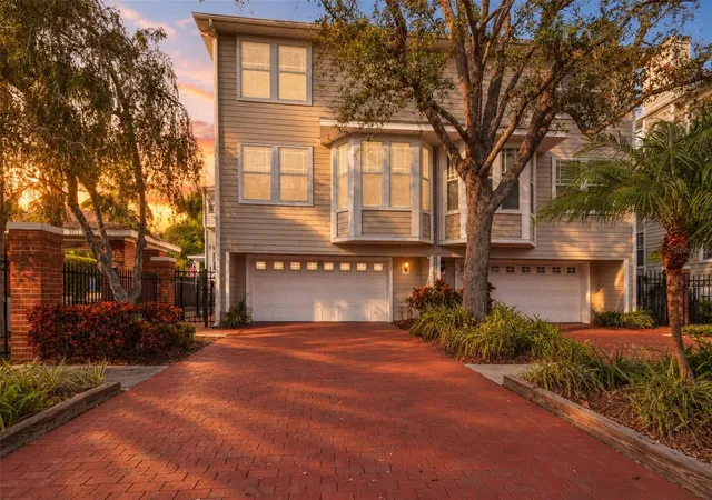 Photo 1 of Townhouse for sale at 3315 W De Leon St #1, Tampa, FL 33609 | MLS# TB8556157 | Listing updated on 2026-10-08