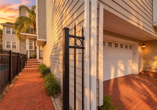 Photo 3 of Townhouse for sale at 3315 W De Leon St #1, Tampa, FL 33609 | MLS# TB8556157 | Listing updated on 2026-10-08