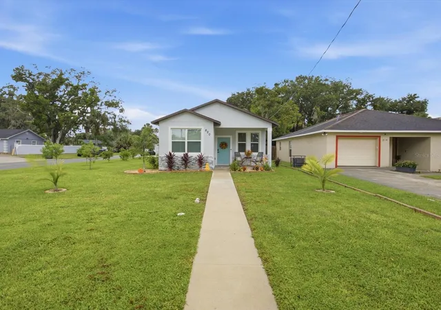 Photo 2 of Single family home for sale at 820 Pecan Ave, Sanford, FL 32771 | MLS# O6448324 | Listing updated on 2026-10-08