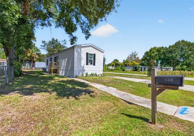 Photo 3 of Manufactured home for sale at 1126 Ave I, Ormond Beach, FL 32174 | MLS# O6448330 | Listing updated on 2026-10-08