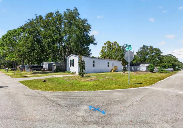 Photo 4 of Manufactured home for sale at 1126 Ave I, Ormond Beach, FL 32174 | MLS# O6448330 | Listing updated on 2026-10-08